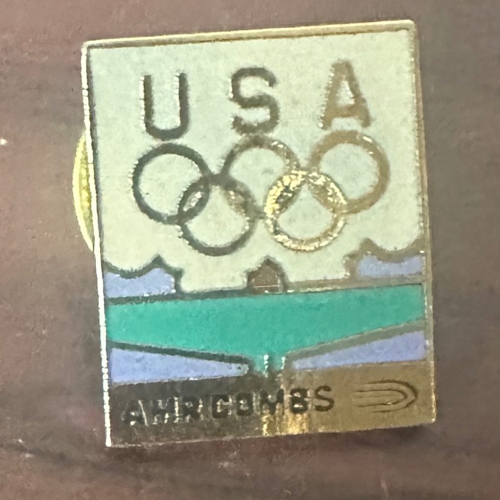 Vintage Enamel USA Olympics Pin